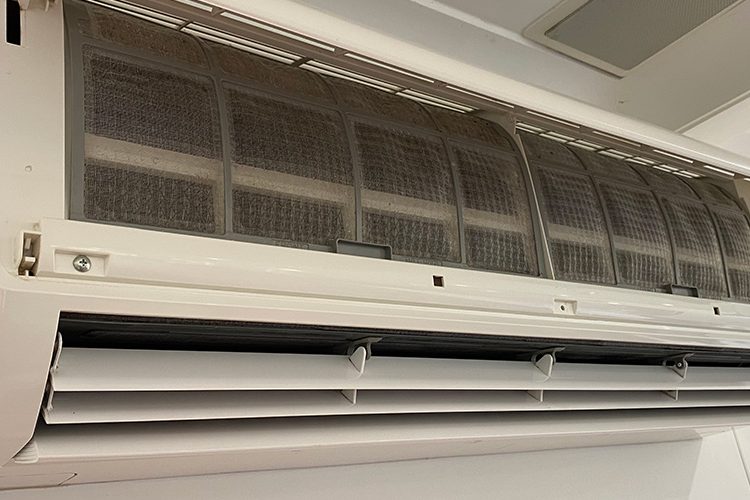 4 Reasons To Have Your Air Conditioner Professionally Cleaned